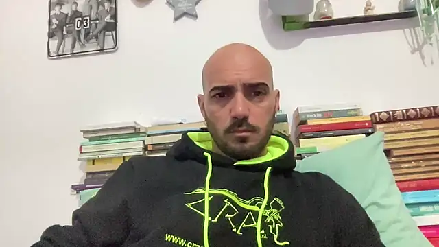 alessandromori91 online show from April 2026 08:09:02 PM