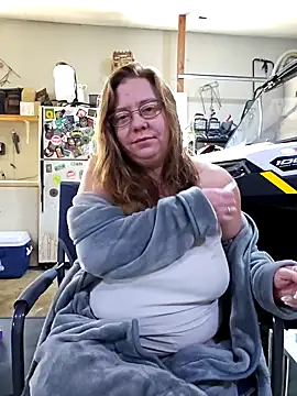 MsShelby40 online show from December 2024 04:17:01 PM