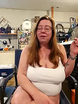 Snapshot of MsShelby40 chatting on April 2026 09:26:01 PM MsShelby40 online show from April 2026 09:26:01 PM