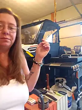 Snapshot of MsShelby40 chatting on April 2026 10:01:01 PM MsShelby40 online show from April 2026 10:01:01 PM