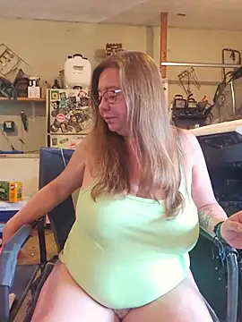 Snapshot of MsShelby40 chatting on July 2026 10:12:02 PM MsShelby40 online show from July 2026 10:12:02 PM