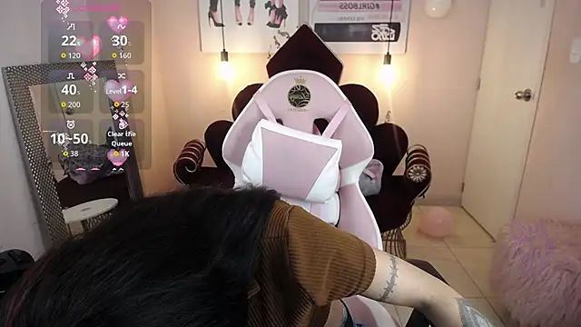 Violetta Suky online show from November 2025 02:32:01 PM