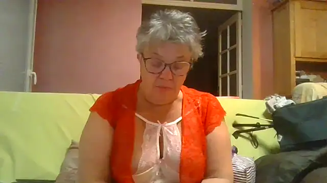 Vandeae44 online show from September 2025 07:51:02 PM