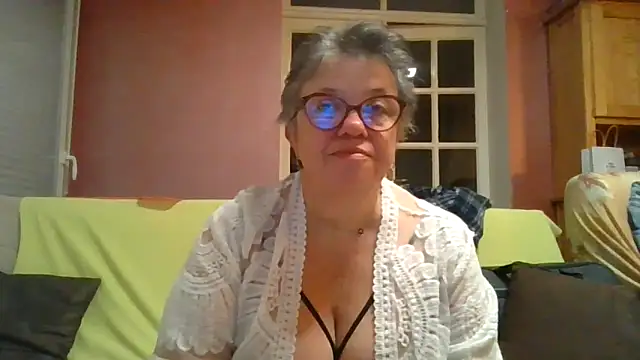 Snapshot of Vandeae44 chatting on March 2026 08:46:02 PM Vandeae44 online show from March 2026 08:46:02 PM