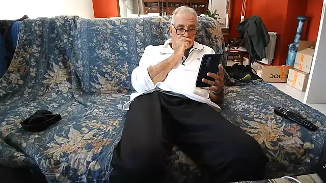 Snapshot of maduroguapo chatting on December 2024 11:33:01 AM maduroguapo online show from December 2024 11:33:01 AM