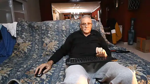 Snapshot of maduroguapo chatting on December 2024 09:31:01 PM maduroguapo online show from December 2024 09:31:01 PM