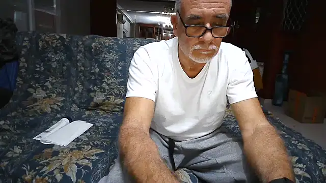 Snapshot of maduroguapo chatting on December 2024 05:15:01 PM maduroguapo online show from December 2024 05:15:01 PM