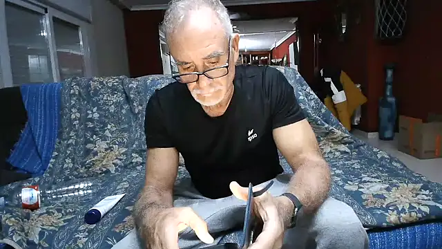 Snapshot of maduroguapo chatting on December 2024 05:21:01 PM maduroguapo online show from December 2024 05:21:01 PM