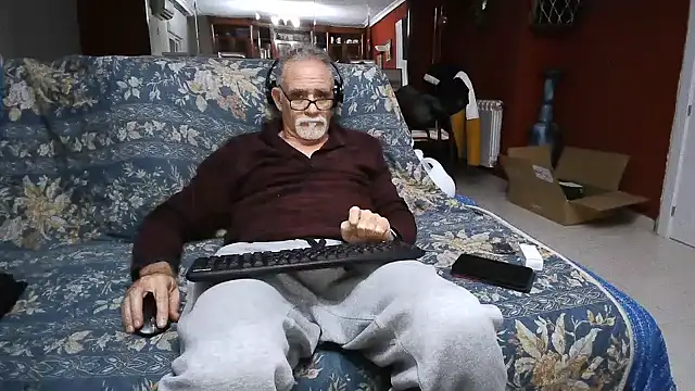 Snapshot of maduroguapo chatting on February 2025 09:51:01 PM maduroguapo online show from February 2025 09:51:01 PM