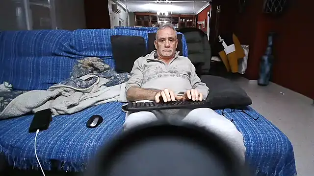 Snapshot of maduroguapo chatting on February 2025 10:43:01 PM maduroguapo online show from February 2025 10:43:01 PM