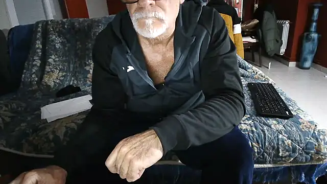 Snapshot of maduroguapo chatting on March 2025 09:54:02 PM maduroguapo online show from March 2025 09:54:02 PM