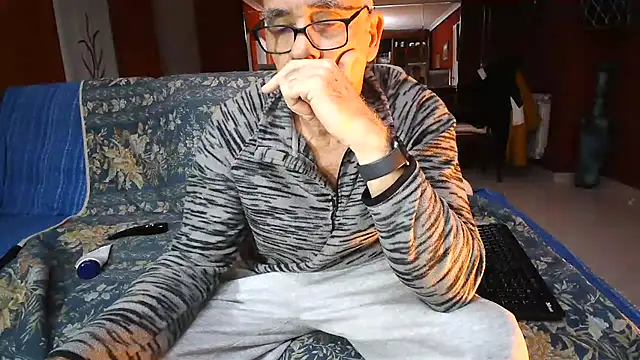 Snapshot of maduroguapo chatting on March 2025 09:43:02 PM maduroguapo online show from March 2025 09:43:02 PM