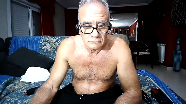 Snapshot of maduroguapo chatting on April 2026 09:24:01 PM maduroguapo online show from April 2026 09:24:01 PM