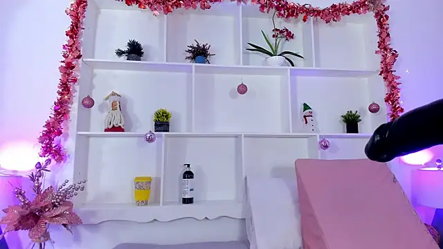 Jenifer Diaz online show from January 2025 04:44:02 PM