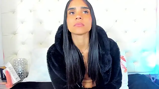 Snapshot of sophie_pariss chatting on February 2025 06:40:01 AM sophie pariss online show from February 2025 06:40:01 AM