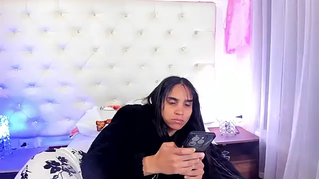 Snapshot of sophie_pariss chatting on February 2025 10:15:02 AM sophie pariss online show from February 2025 10:15:02 AM