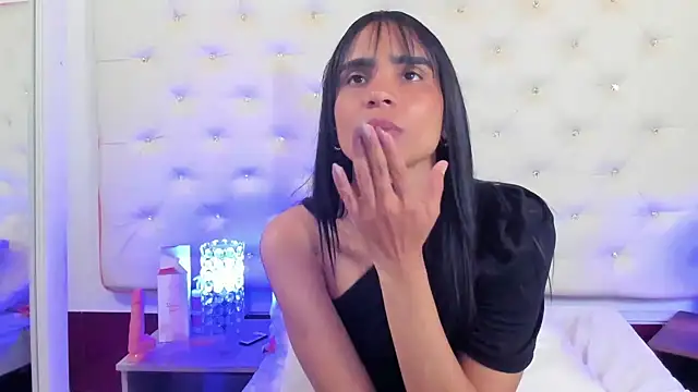 Snapshot of sophie_pariss chatting on March 2025 07:05:02 AM sophie pariss online show from March 2025 07:05:02 AM