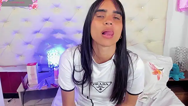 Snapshot of sophie_pariss chatting on March 2025 08:41:02 AM sophie pariss online show from March 2025 08:41:02 AM