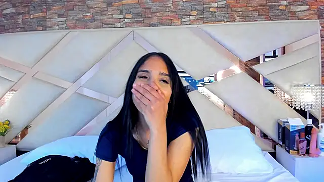 Snapshot of sophie_pariss chatting on September 2025 03:01:01 AM sophie pariss online show from September 2025 03:01:01 AM