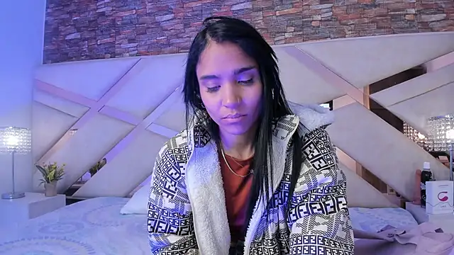 Snapshot of sophie_pariss chatting on October 2025 02:43:02 AM sophie pariss online show from October 2025 02:43:02 AM