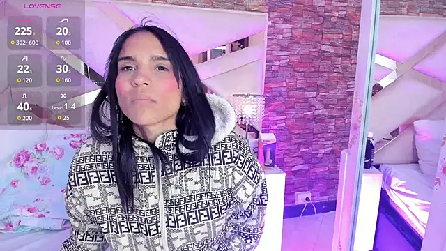 Snapshot of sophie_pariss chatting on October 2025 03:07:01 AM sophie pariss online show from October 2025 03:07:01 AM