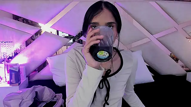 Snapshot of sophie_pariss chatting on October 2025 04:01:02 AM sophie pariss online show from October 2025 04:01:02 AM