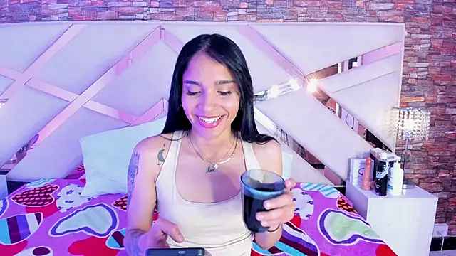 Snapshot of sophie_pariss chatting on November 2025 01:39:01 AM sophie pariss online show from November 2025 01:39:01 AM