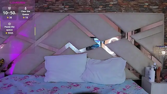 Snapshot of sophie_pariss chatting on November 2025 03:28:01 AM sophie pariss online show from November 2025 03:28:01 AM