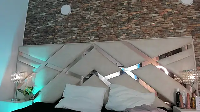 Snapshot of sophie_pariss chatting on November 2025 03:31:02 AM sophie pariss online show from November 2025 03:31:02 AM