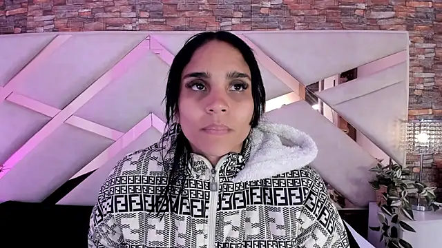 Snapshot of sophie_pariss chatting on December 2025 03:36:02 AM sophie pariss online show from December 2025 03:36:02 AM