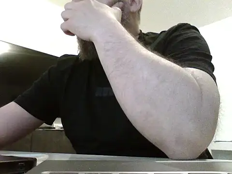 Snapshot of FROL83 chatting on April 2026 05:17:01 PM FROL83 online show from April 2026 05:17:01 PM