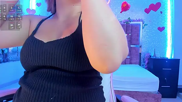 Snapshot of AlessiaDouce chatting on February 2025 08:14:02 PM AlessiaDouce online show from February 2025 08:14:02 PM