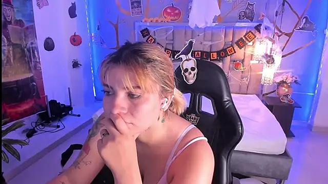 AlessiaDouce online show from October 2025 04:26:01 AM