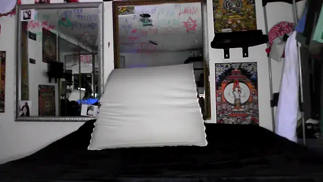 Snapshot of Azazelihornyasf chatting on April 2026 08:50:01 AM Azazelihornyasf online show from April 2026 08:50:01 AM