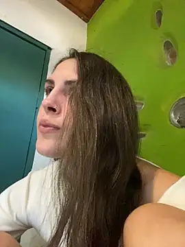 isadelasestrellas online show from May 2026 07:11:02 PM