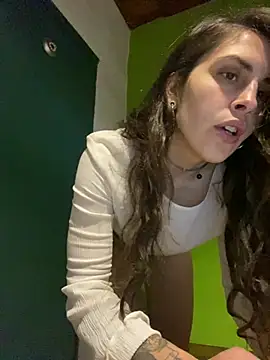 isadelasestrellas online show from July 2026 11:45:01 AM