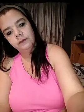 Snapshot of Hornyparratjie chatting on August 2026 02:21:01 AM Hornyparratjie online show from August 2026 02:21:01 AM
