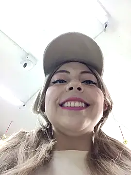 madelaine- online show from December 2025 07:10:01 PM