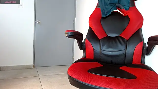 Snapshot of tonibelmont chatting on February 2025 09:46:01 PM tonibelmont online show from February 2025 09:46:01 PM