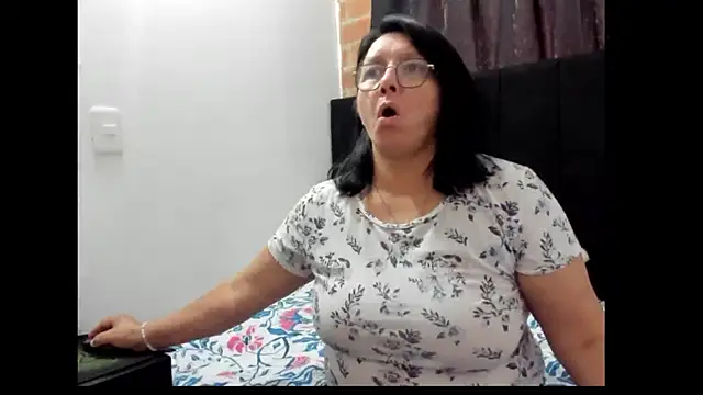 Evaaross 2345 online show from January 2025 08:07:02 PM