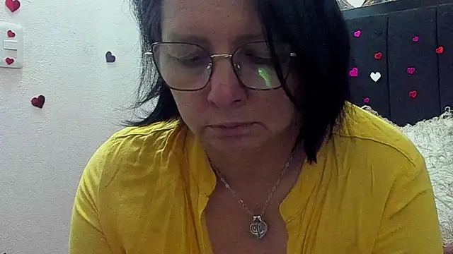 Snapshot of Evaaross_2345 chatting on May 2026 01:17:02 PM Evaaross 2345 online show from May 2026 01:17:02 PM