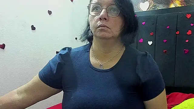 Snapshot of Evaaross_2345 chatting on May 2026 10:55:01 AM Evaaross 2345 online show from May 2026 10:55:01 AM