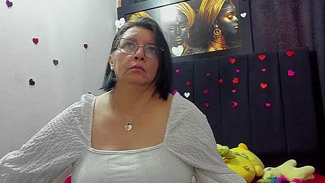 Snapshot of Evaaross_2345 chatting on June 2026 01:31:02 PM Evaaross 2345 online show from June 2026 01:31:02 PM