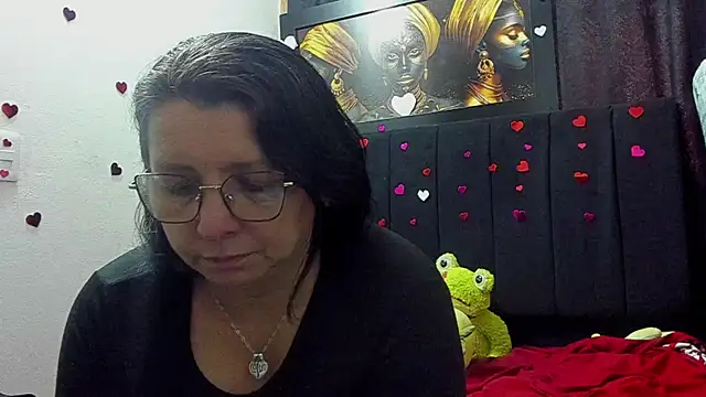 Snapshot of Evaaross_2345 chatting on June 2026 01:03:02 PM Evaaross 2345 online show from June 2026 01:03:02 PM