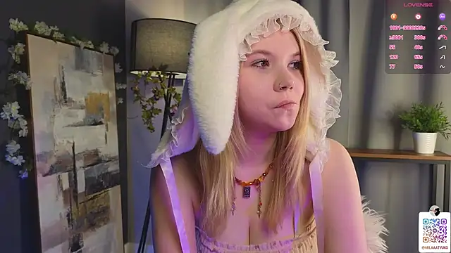 Snapshot of DaisyElmers chatting on February 2025 01:12:02 AM DaisyElmers online show from February 2025 01:12:02 AM