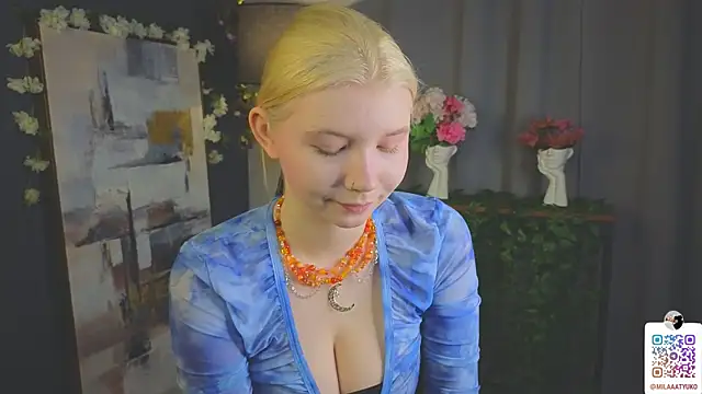 Snapshot of DaisyElmers chatting on February 2025 02:20:02 AM DaisyElmers online show from February 2025 02:20:02 AM