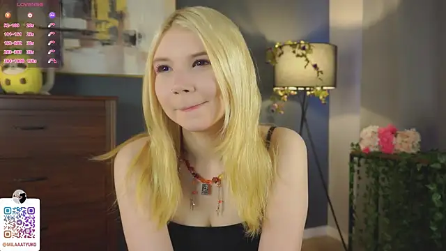 Snapshot of DaisyElmers chatting on March 2025 03:30:01 AM DaisyElmers online show from March 2025 03:30:01 AM