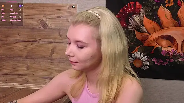 Snapshot of DaisyElmers chatting on September 2025 03:43:02 AM DaisyElmers online show from September 2025 03:43:02 AM