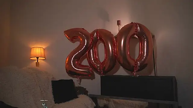 Snapshot of AudreyBarren chatting on October 2025 04:44:01 AM AudreyBarren online show from October 2025 04:44:01 AM