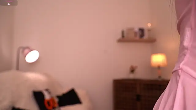 Snapshot of AudreyBarren chatting on November 2025 04:18:02 AM AudreyBarren online show from November 2025 04:18:02 AM